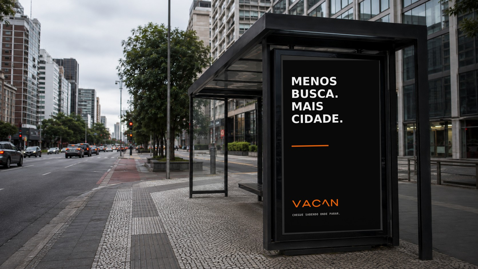 Abrigo de ônibus com a chamada Menos busca. Mais cidade.